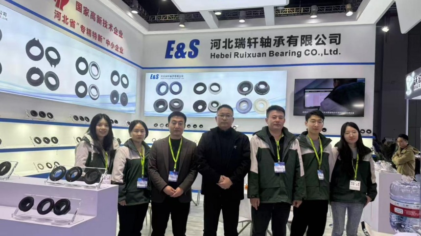 馆陶县轴承企业在上海法兰克福国际汽配展参展。郭江鹏摄